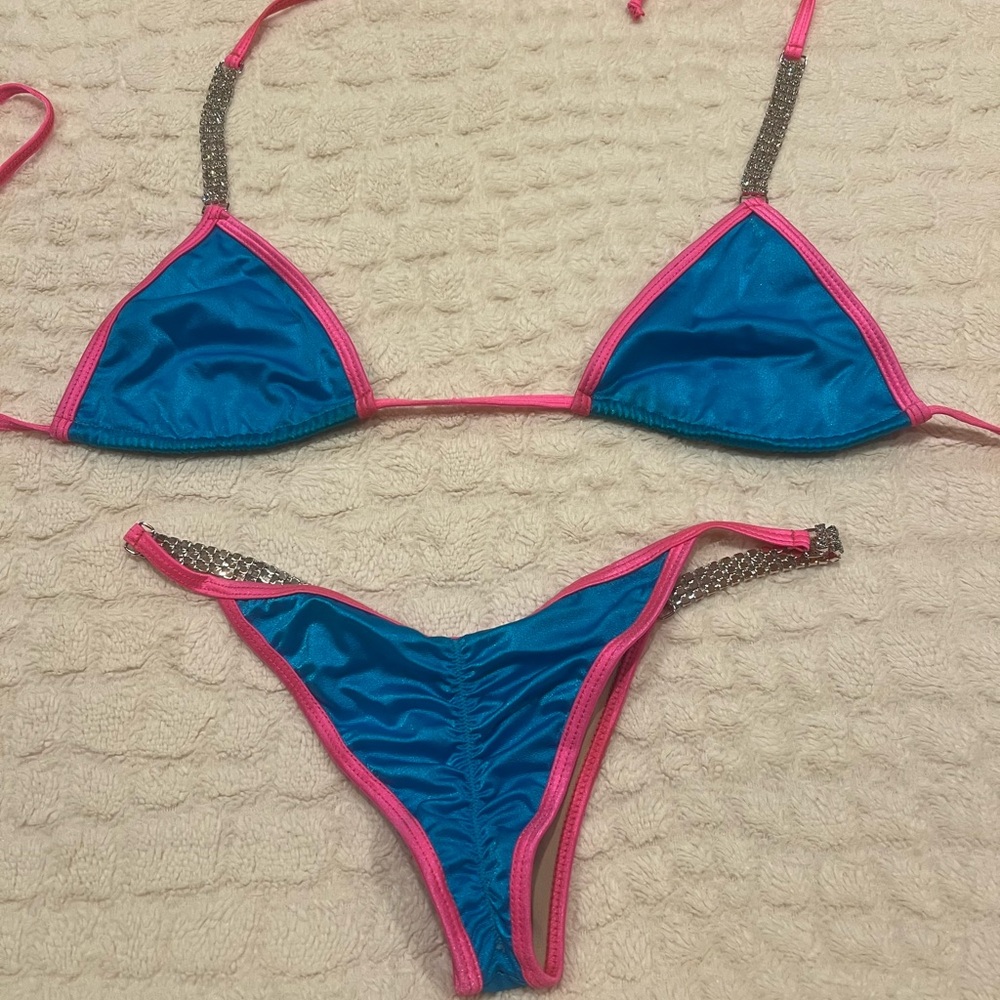 Suits you swim wear brand new never worn scrunchy bottom, A/B cup BLING BLING 💎